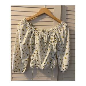 Speed Limit Blouse Long Sleeved  Dainty Floral cropped with Rouching size Med